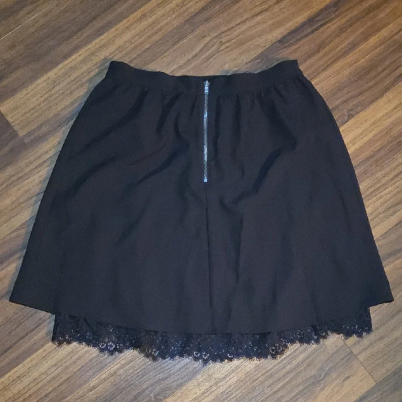 NWT Smart Set Elegant Black Skirt Lace Trim Size 2 - Picture 3 of 4